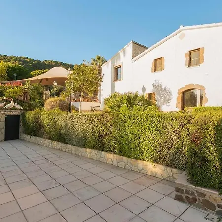 Montnegre And Villa Sant Iscle De Vallalta